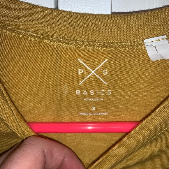 Crop top - Picture 2 of 2